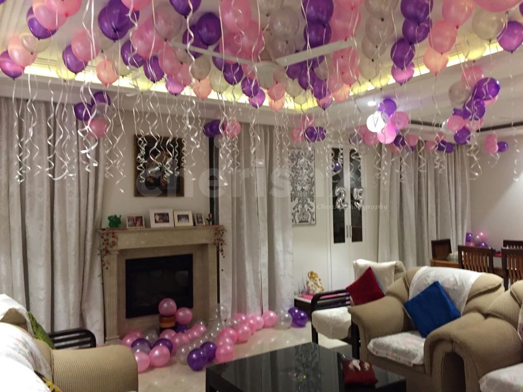 Beautiful Balloon  Decor  with hanging photos at your home