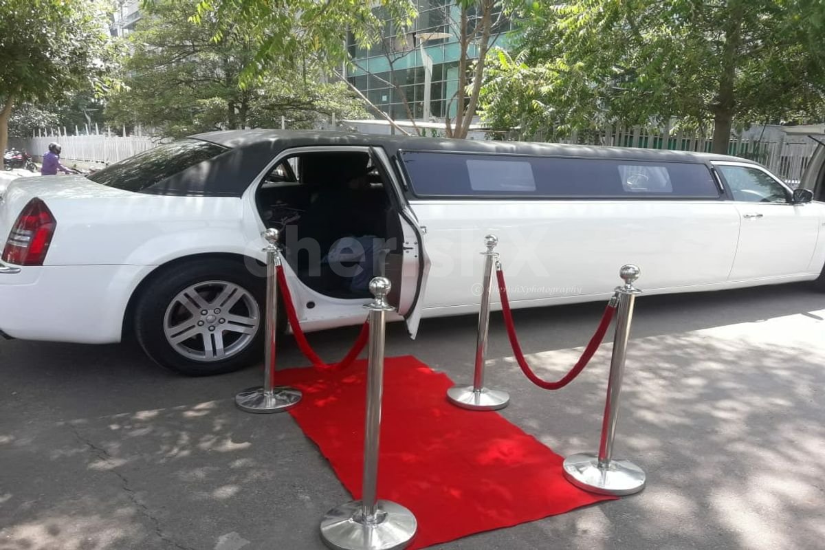 Hire A Limo Car In Delhi Ncr To Impress Your Someone Special