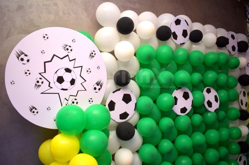 Football Cut-outs to make the overall room decor more attractive.