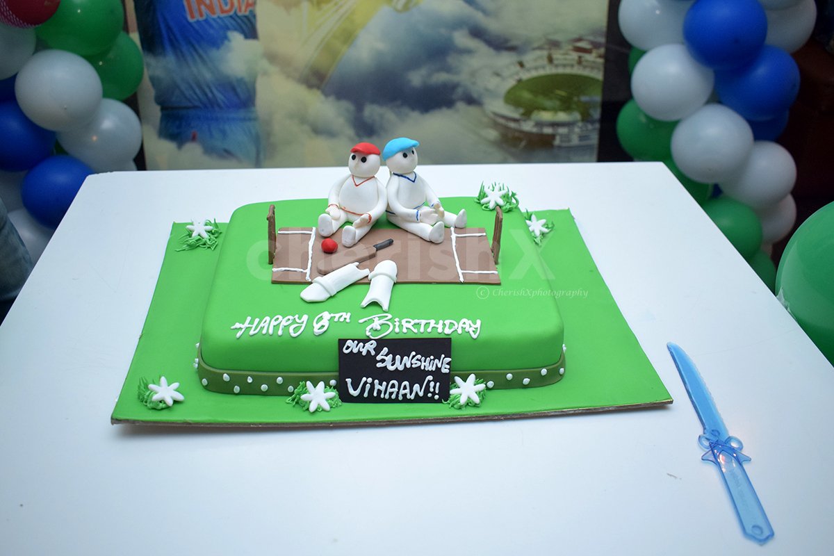 Add on a cricket-themed cake to make the party more fun.