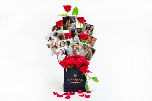 A bucket full of roses and personalised photos to send to your close ones.