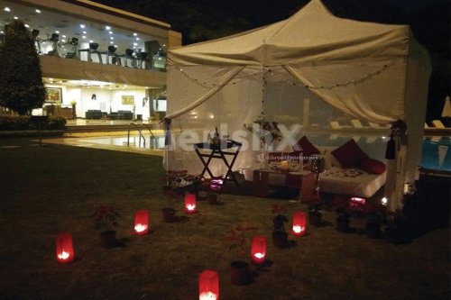 The Magical Cabana by the poolside set up is arranged with the aim to give you the romantic space to enjoy your time.