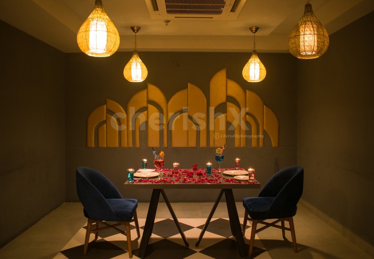 Romantic and Charming Dining