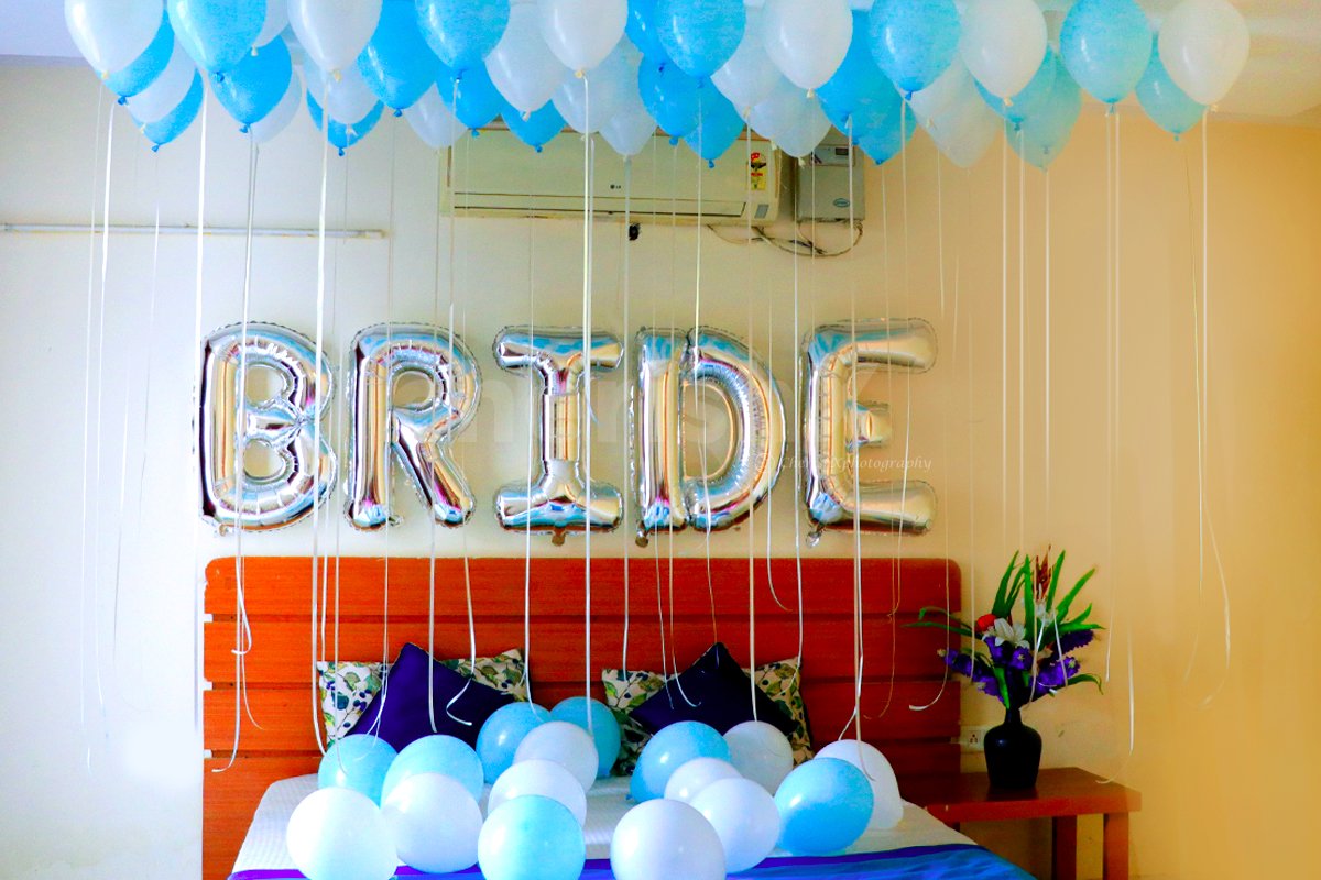 Surprise the bride-to-be with this fascinating decor.