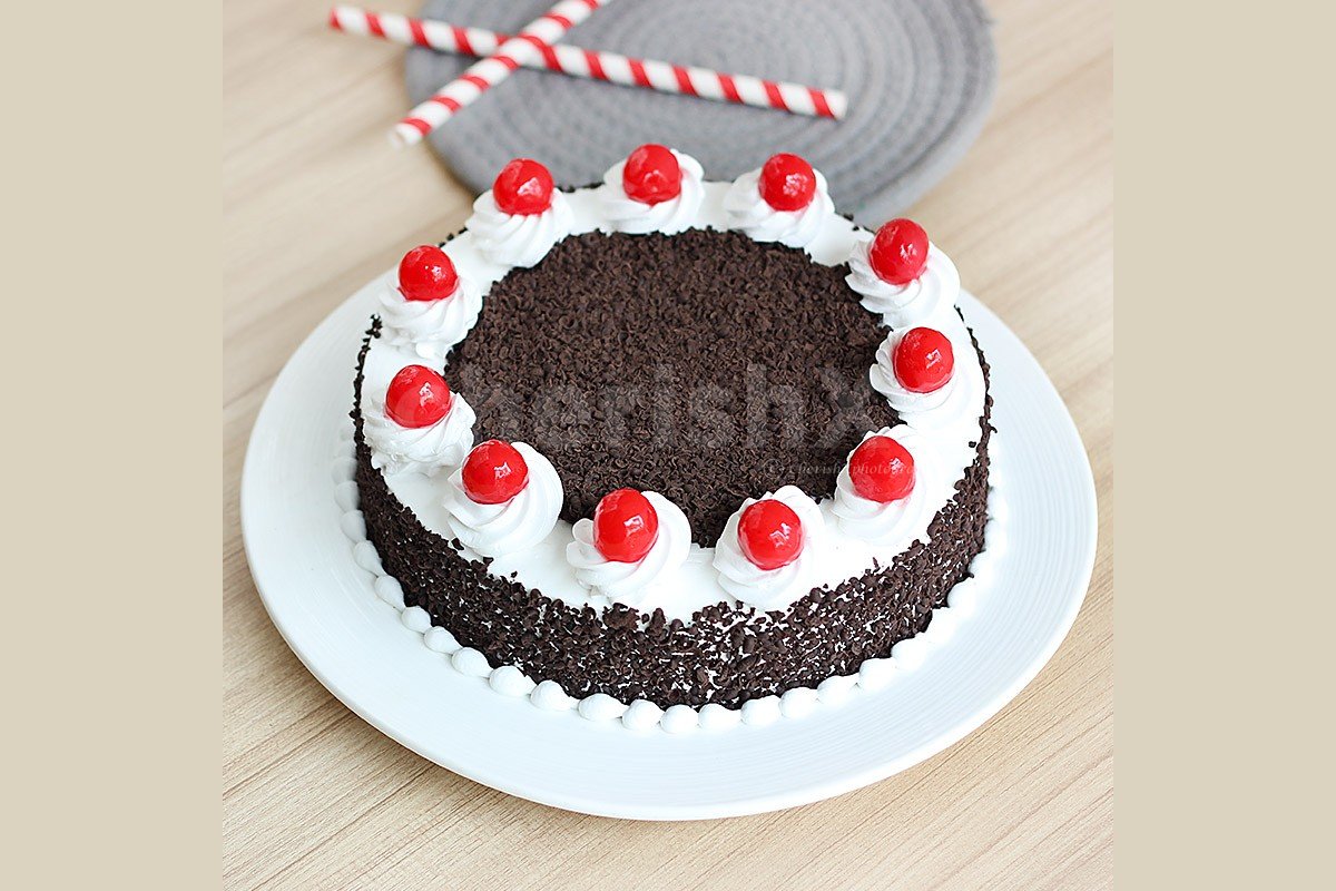 Buy/Send 1st Birthday Cream Cake Online @ Rs. 3299 - SendBestGift
