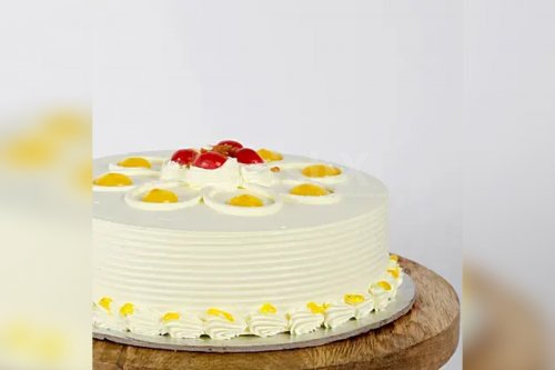 500 gm Fresh butterscotch cake by cherishx