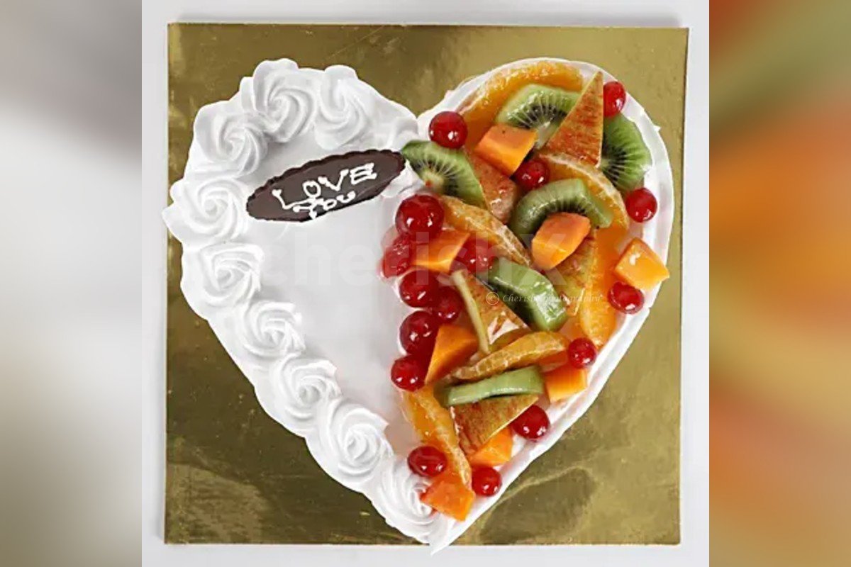 Delectable Fruit Heart Cake | Same day Online Cake Delivery | Winni |  Winni.in