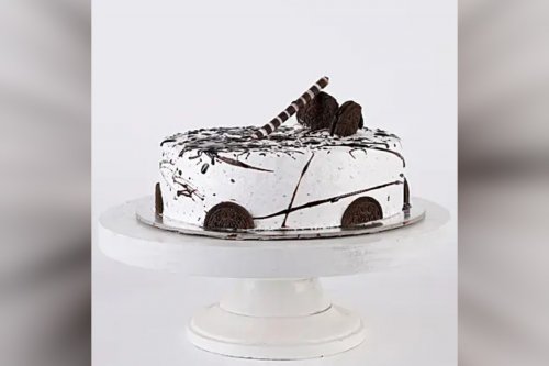 500 gms delicious Oreo Cookie cake by cherishx