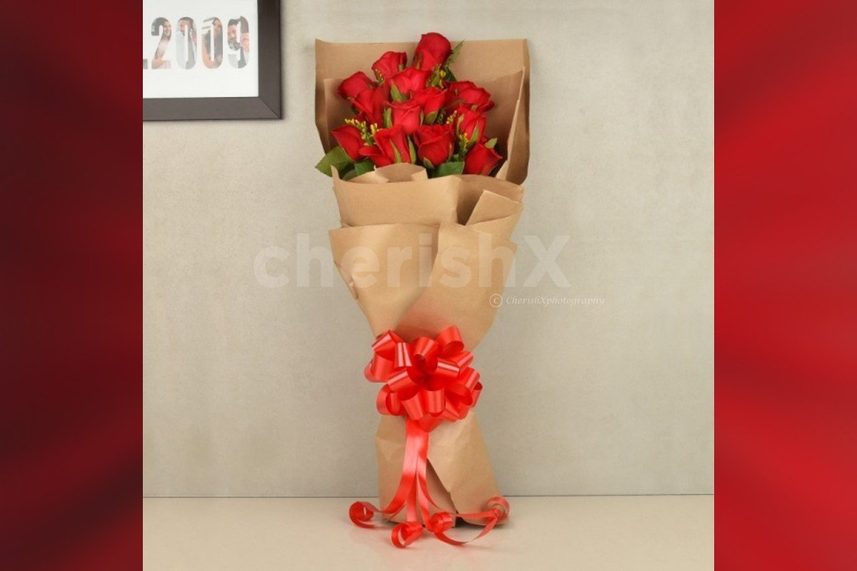 15 red roses bouquet