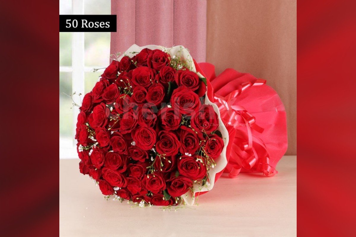 50 red roses bouquet home deivery