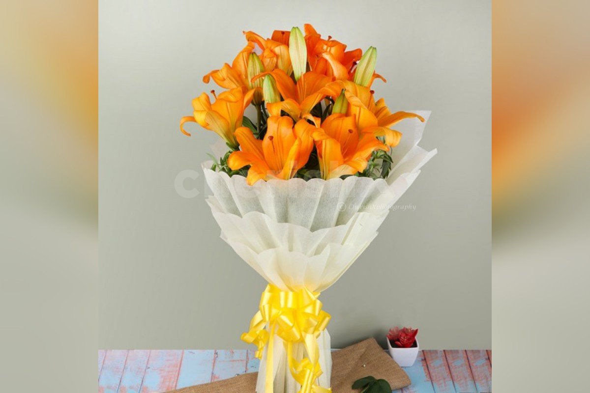 6 Asiatic orange lilies bouquet