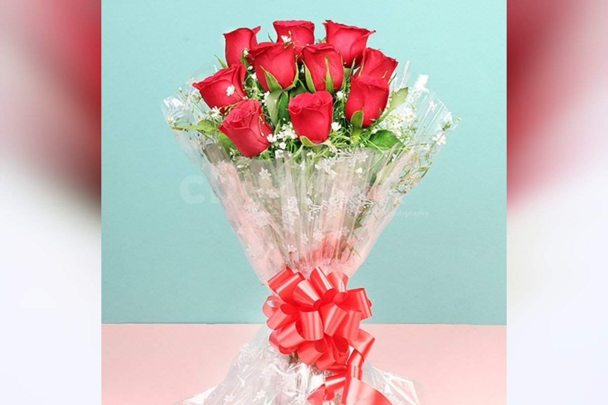 10 red roses bouquet delivery at home