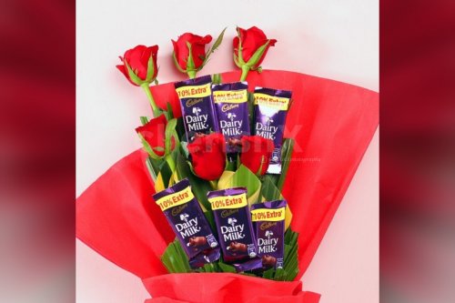 red rose and dairy milk bouquet online delivery