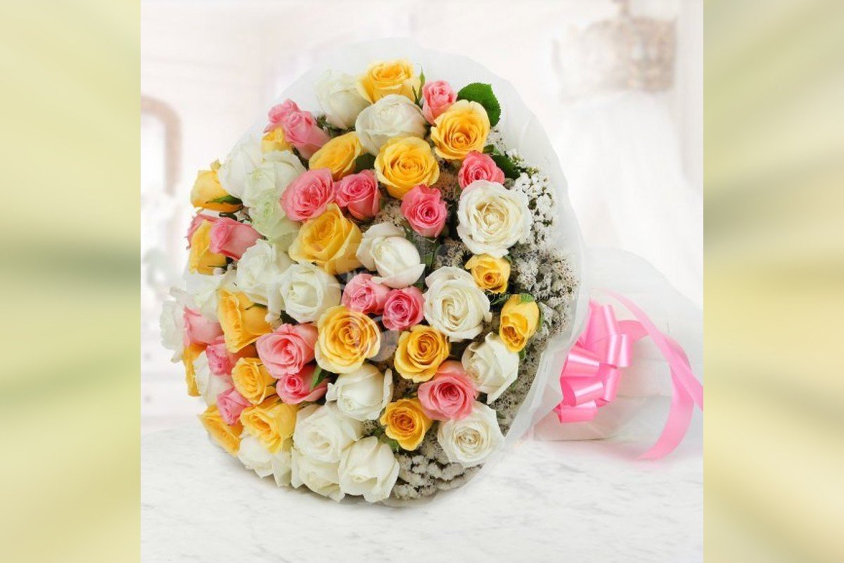 Buy 50 Mixed Roses blooming bouquet Online and get them delivered for