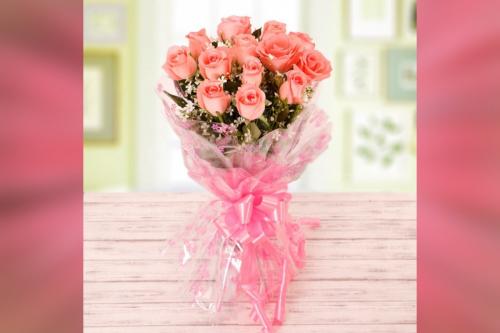 10 pink roses with pineapple cake home delivery