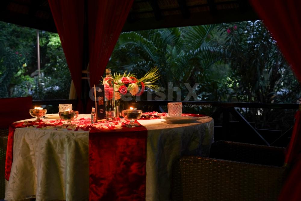Book this setup with us and gift your partner the most memorable dining experience ever.