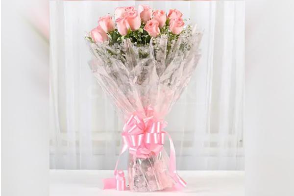 Bouquet of 12 Pretty Pink Roses