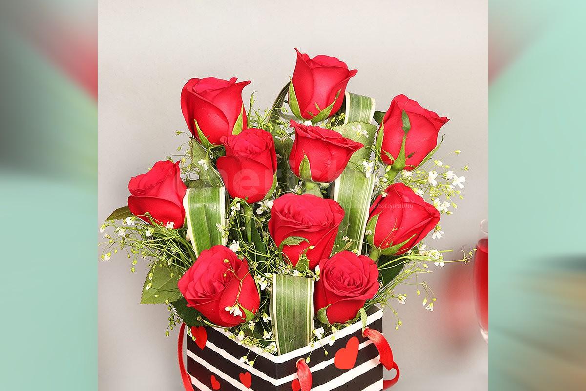 Red Roses in Box of love