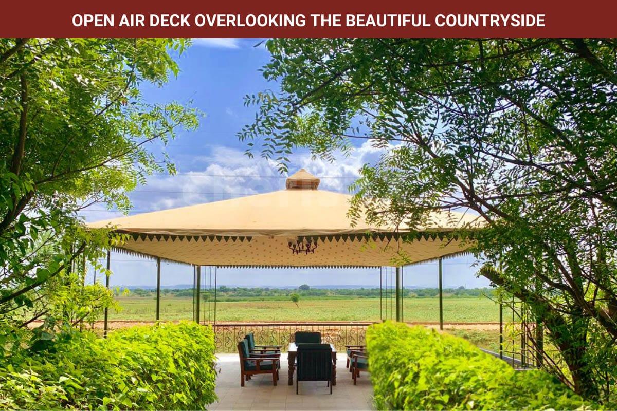 Open Air Deck overlooking beautiful Countryside