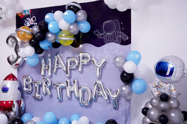 Surprise your kid  with this Dreamy Space Themed Kids Birthday Decor
