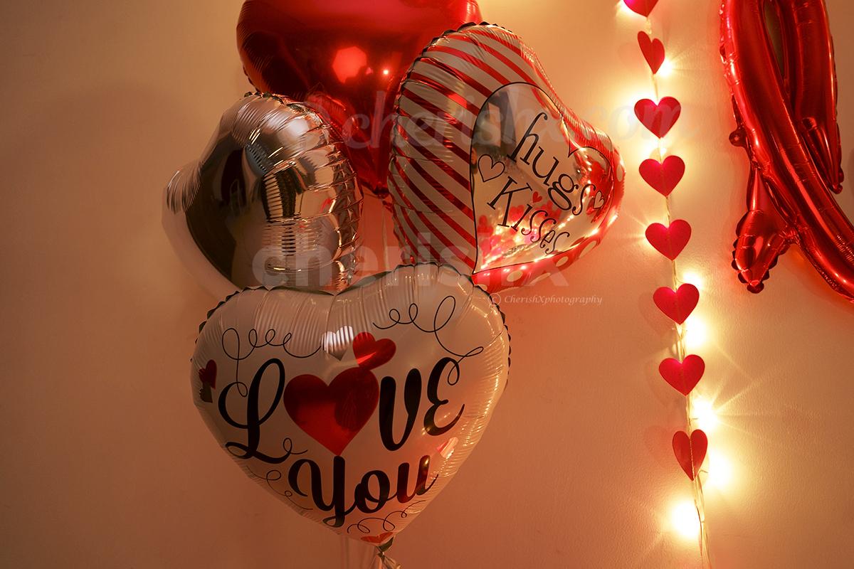 Express love with these bright and beautiful love balloons.