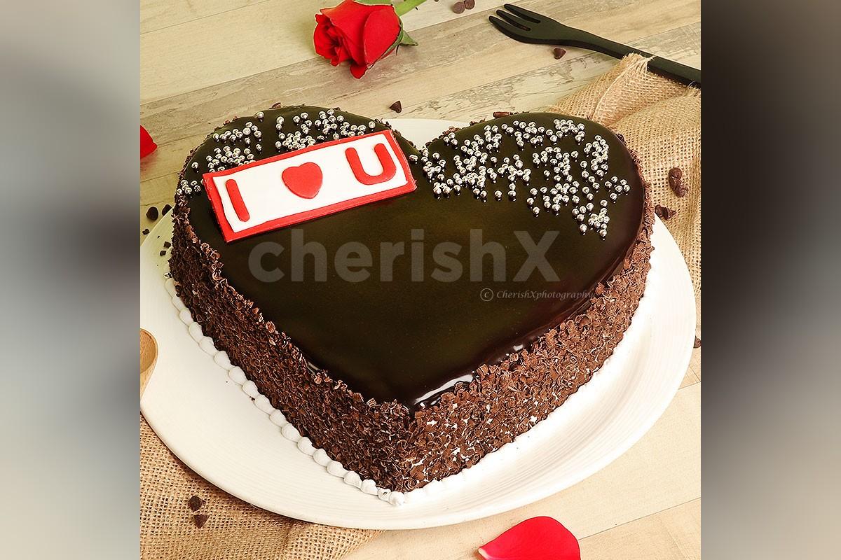 Order Classic Eggless Red Velvet Cake Half Kg Online at Best Price, Free  Delivery | IGP Cakes|IGP.com