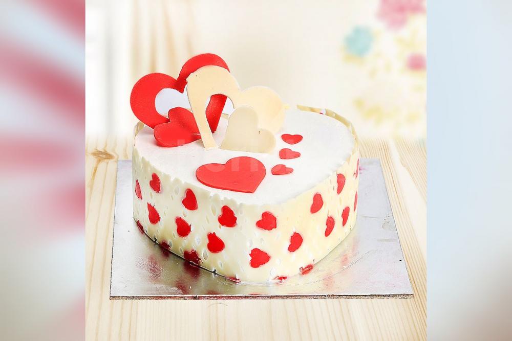 Pineapple Cake Heart Shape - #1 cake flower n gifts midnight sameday  delivery