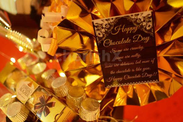 Gift him/her this sweet Chocolate Day Bucket and make them feel special!