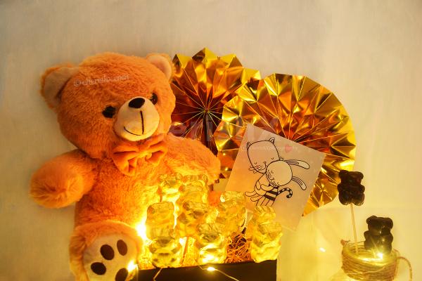 Fill your partner with chocolate by giving him/her this beautiful Teddy Day Bucket present !!