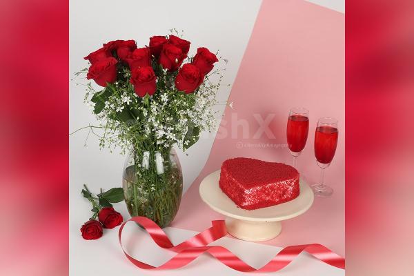 Red Velvet Cake N Roses Arrangement