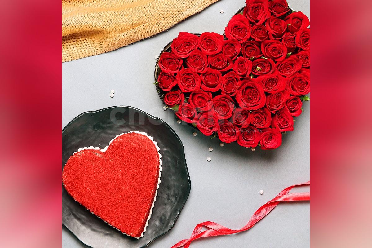 Send a simple 35 Red Rose in Heart Shaped Arrangement box with a ...