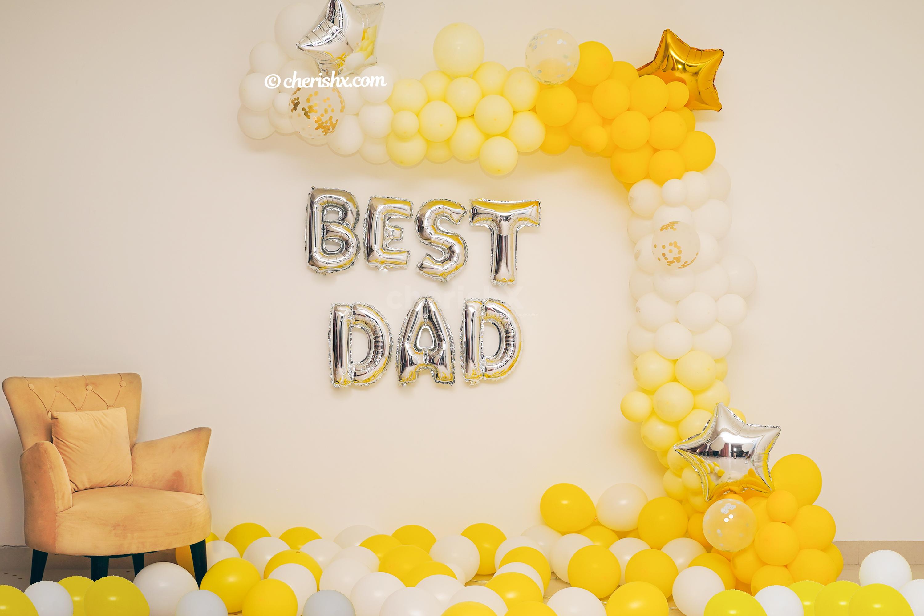 A Charming decoration filled with balloons to surprise your dad in the best way possible.