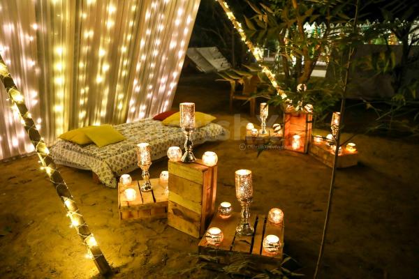 Beautiful cabana dinner under the stars in jaipur