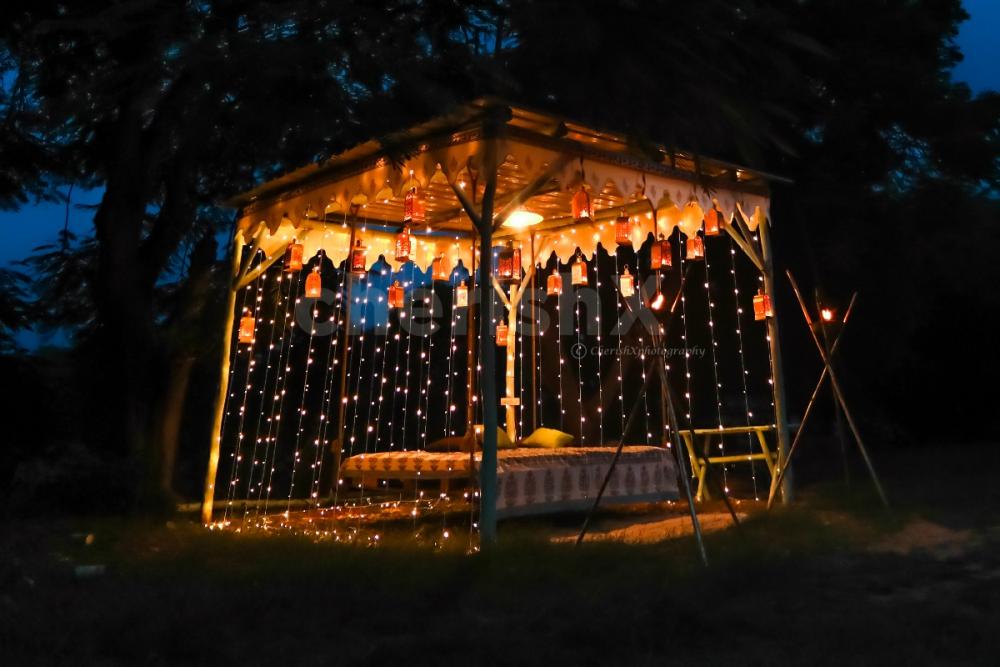 A Gorgeous Dinner on the swing setup for you and your partner!