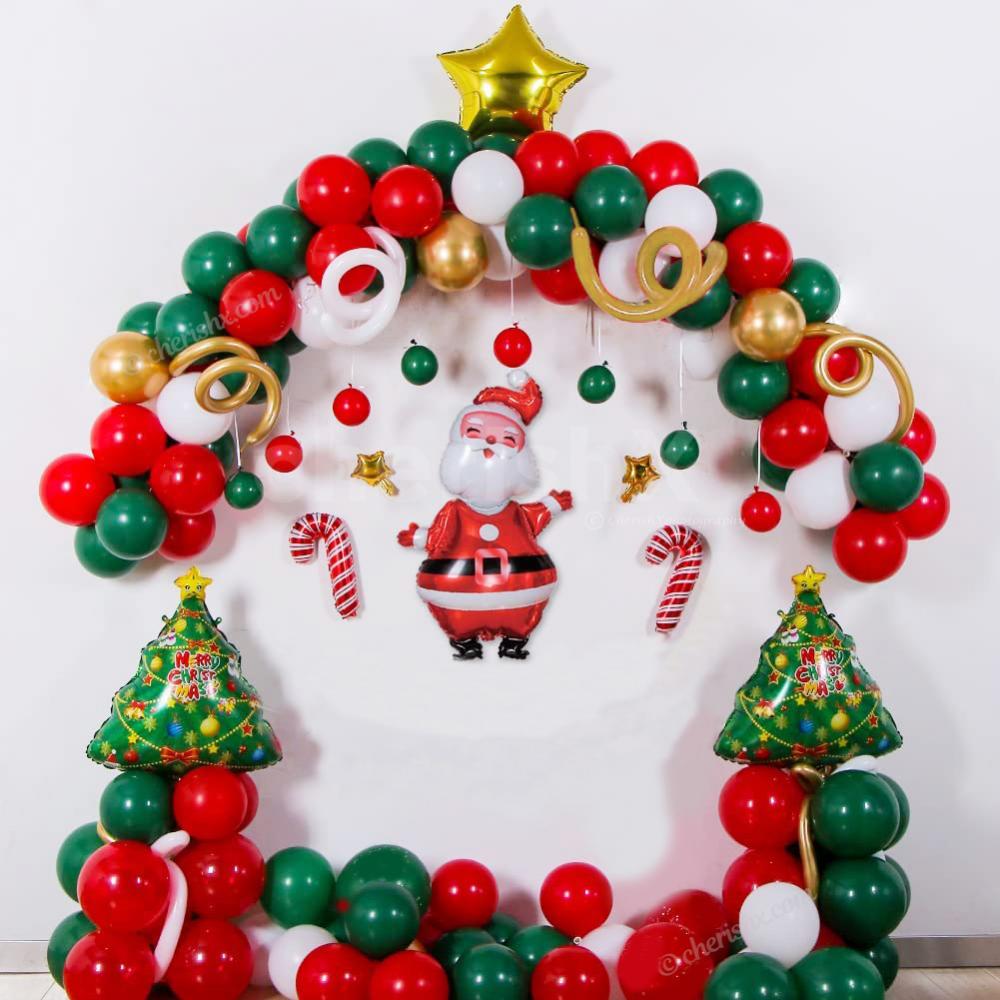 Attractive Balloon Arc wall decoration for Your Christmas Celebration