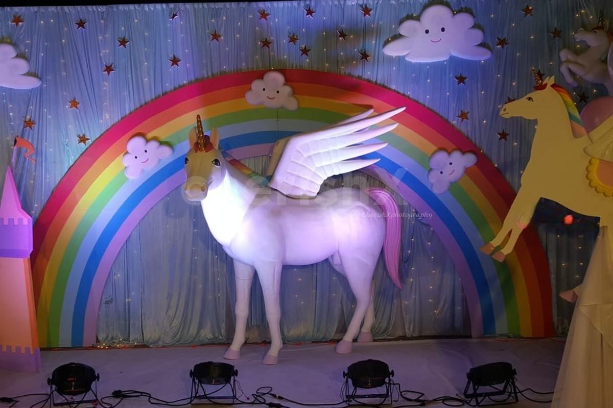 Surprise your child with a gorgeous Unicorn theme decor!
