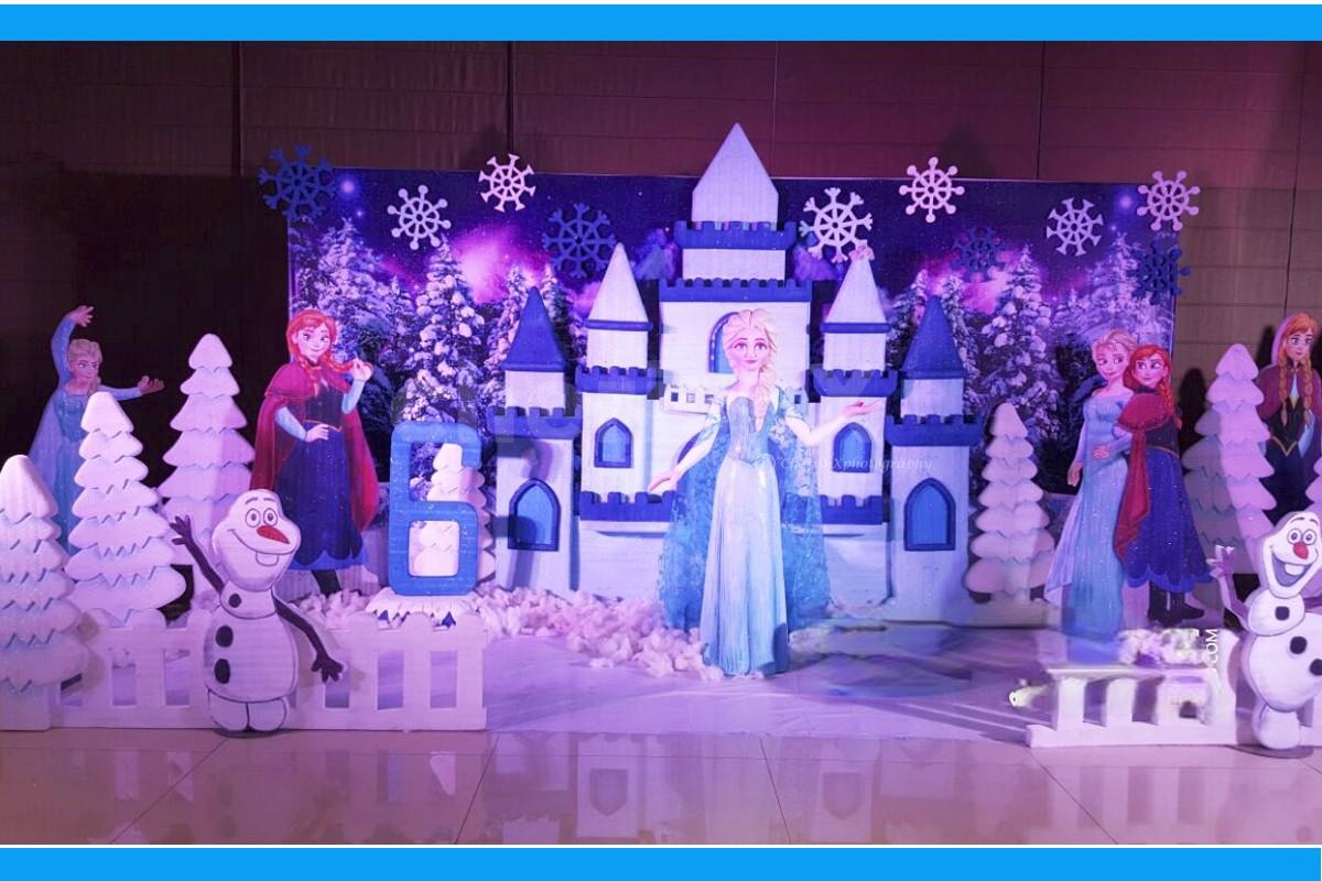 A Breathtaking Disney Frozen Themed Decoration by CherishX