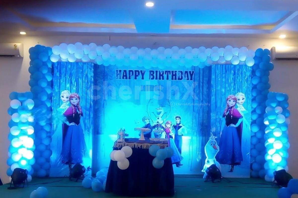 A Beautiful Disney Frozen theme Decoration for your Baby Girl in ...