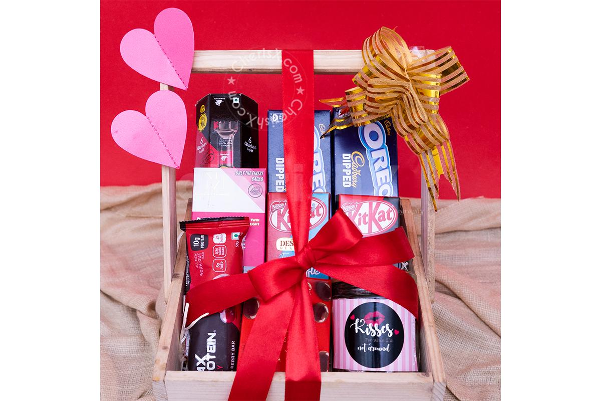Make your partner feel special this Valentine's with Delectable Valentine's Sweet Treats Hamper by CherishX.
