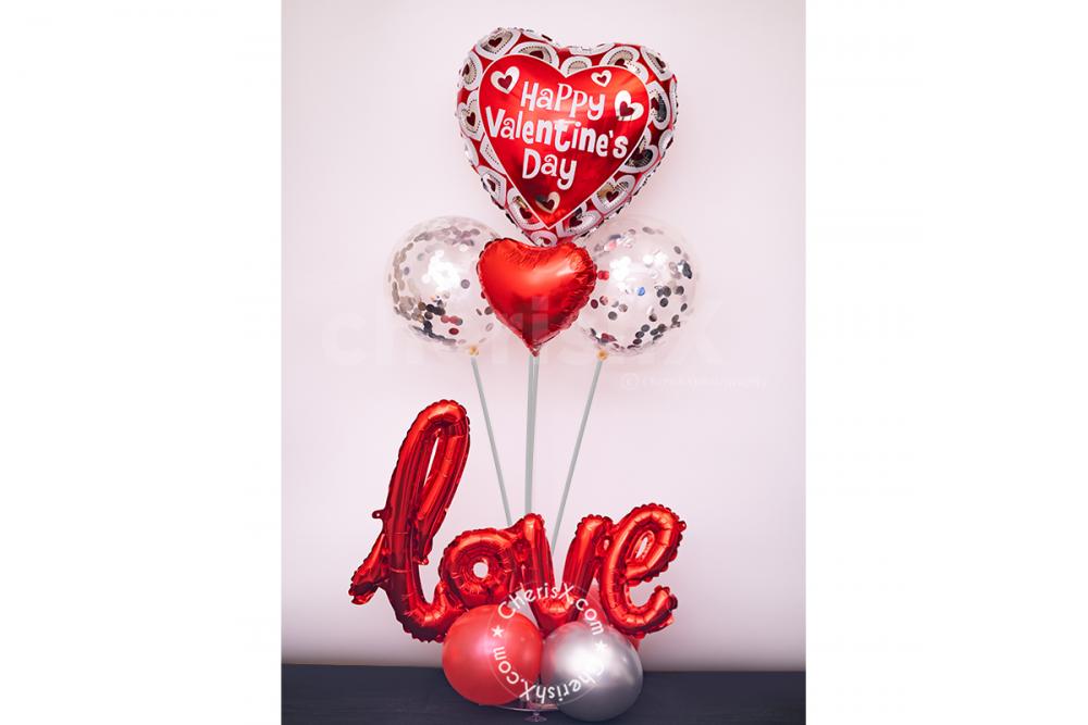A Valentine’s Stand Balloon Bouquet Gift for Boyfriends and Girlfriends in Delhi NCR Hyderabad