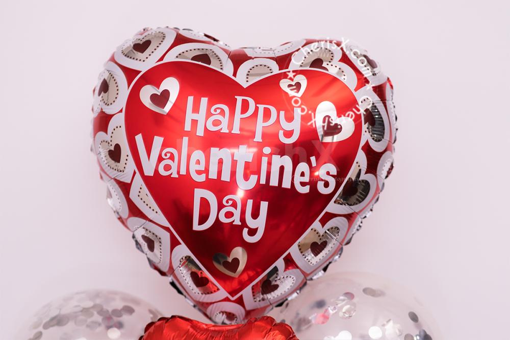 A Valentine’s Stand Balloon Bouquet Gift for Boyfriends and Girlfriends