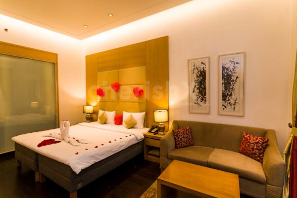 Spend romantic with your partner at the gorgeous Umrao in Delhi.
