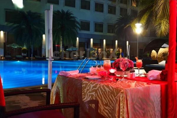 A Romantic Poolside Dining Experience at the Luxurious Novotel, Hyderabad.