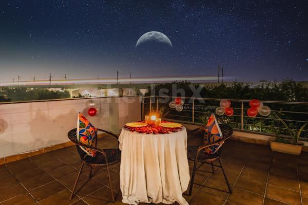 Enjoy a wonderful time with your significant other on a romantic rooftop dinner date.