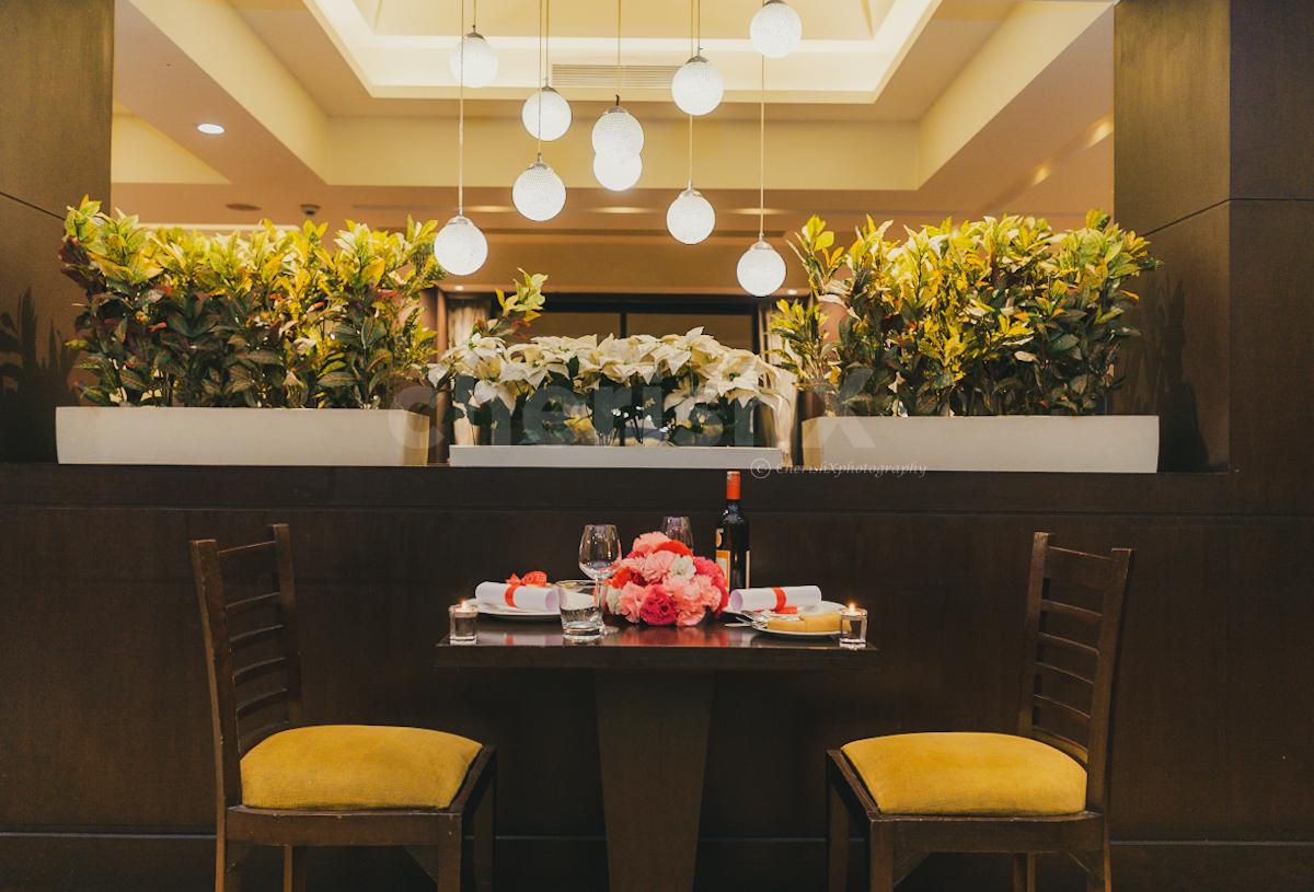 Experience the Romantic Candle Light Dinner at the Best Restaurant in