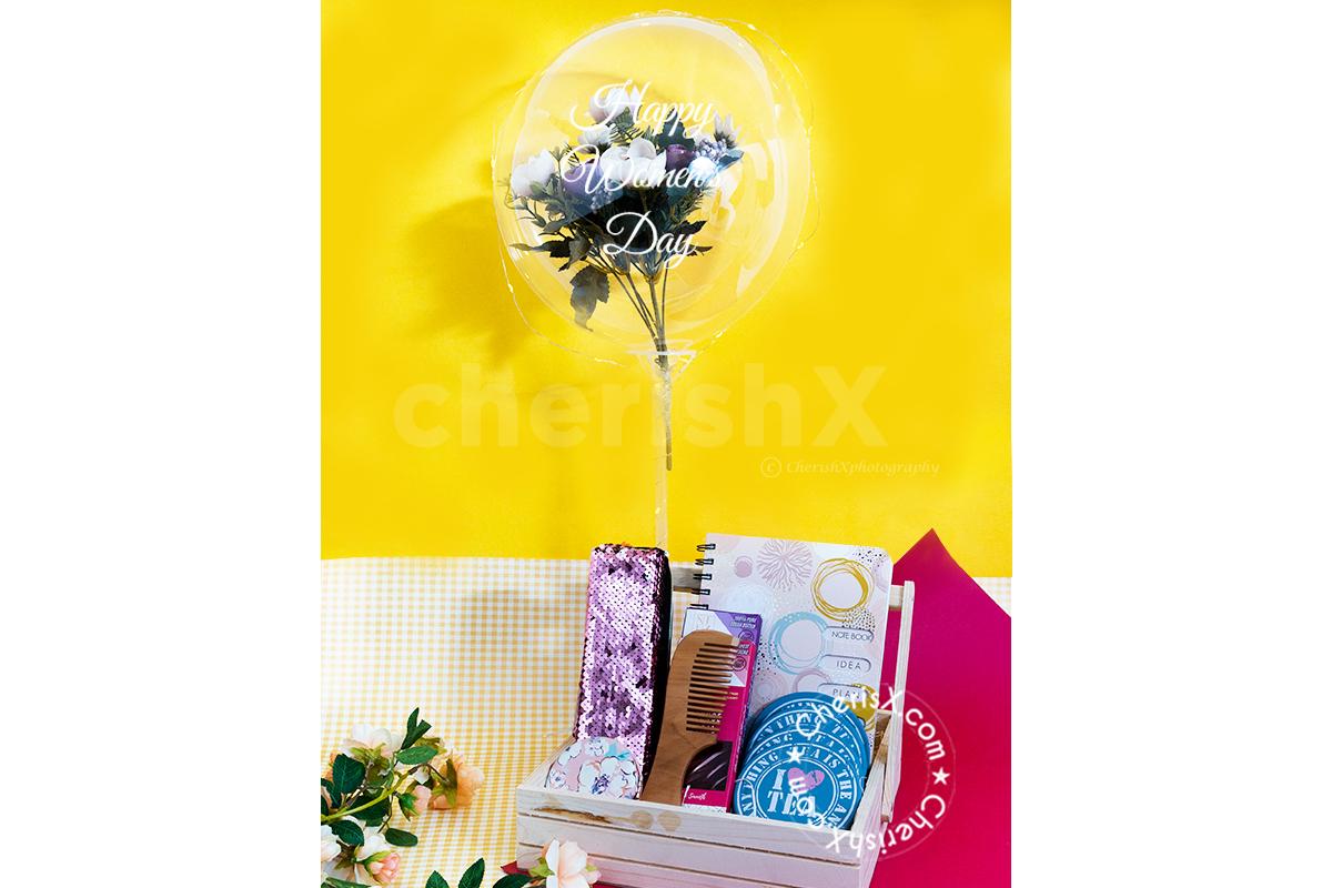 Get this Women's Day Gift Hamper for your close ones.