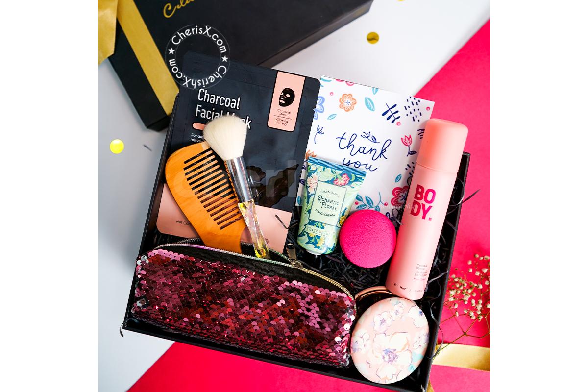 Update more than 136 cosmetics gift hamper kidsdream.edu.vn