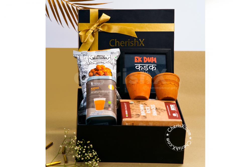 Go for this Chai Addict Hamper for the Chai Lovers!