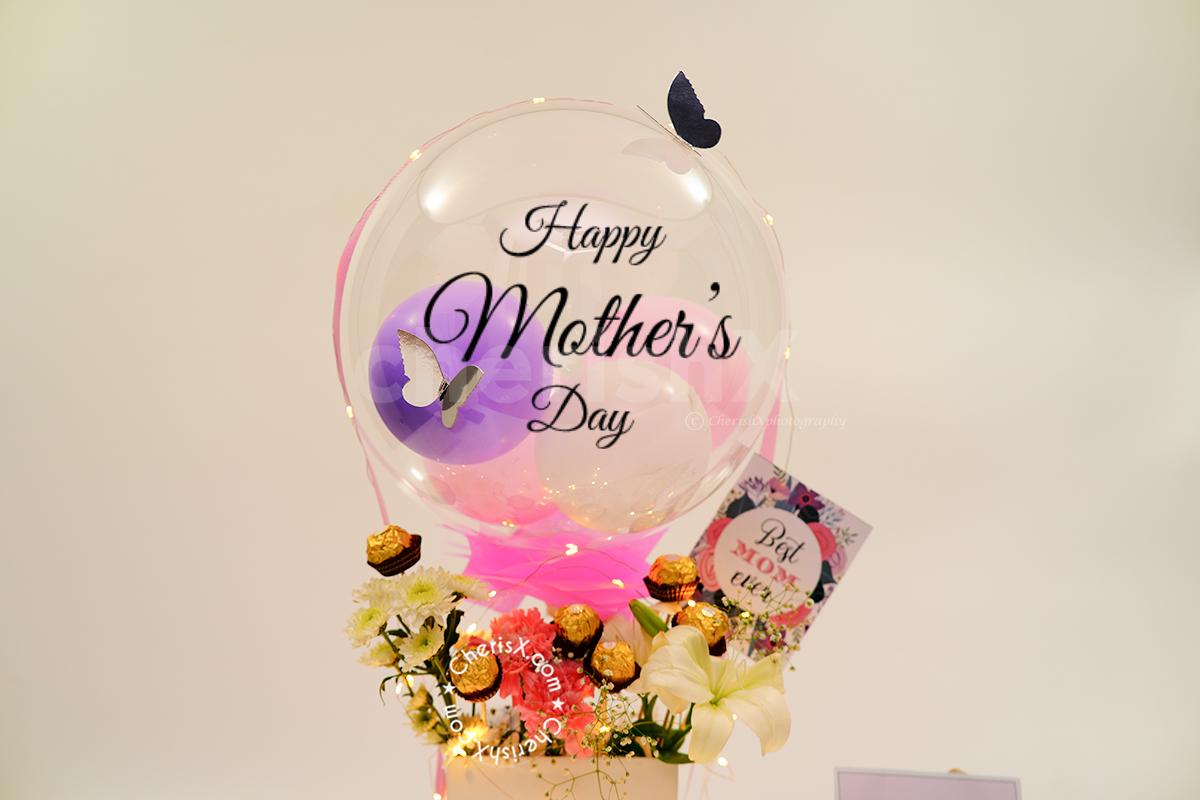 Make your mom feel special on Mother's Day with this Classy Balloon Bucket Mother's Day Gift Idea!