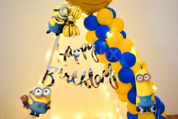 Surprise the Kids among your family or Friends with this Adorable Minion theme Kids Canopy.